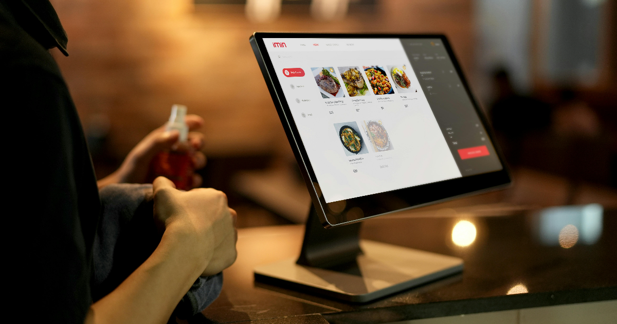 restaurant POS system features